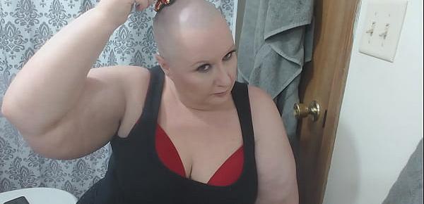  Sexy Mature  Submissive Camgirl TheSweetSav Shaving Her Head Smooth